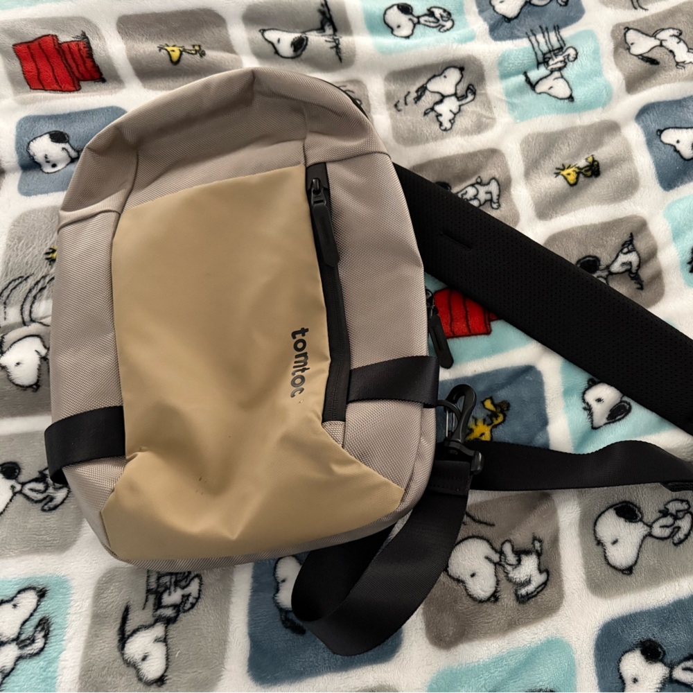 Tomtoc EDC Sling Bag